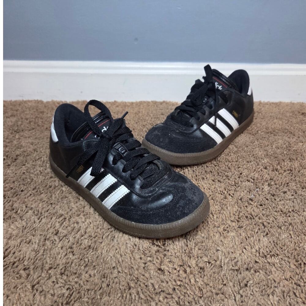 adidas samba classic boys lace up sneaker black white striped soccer 2.5 Y